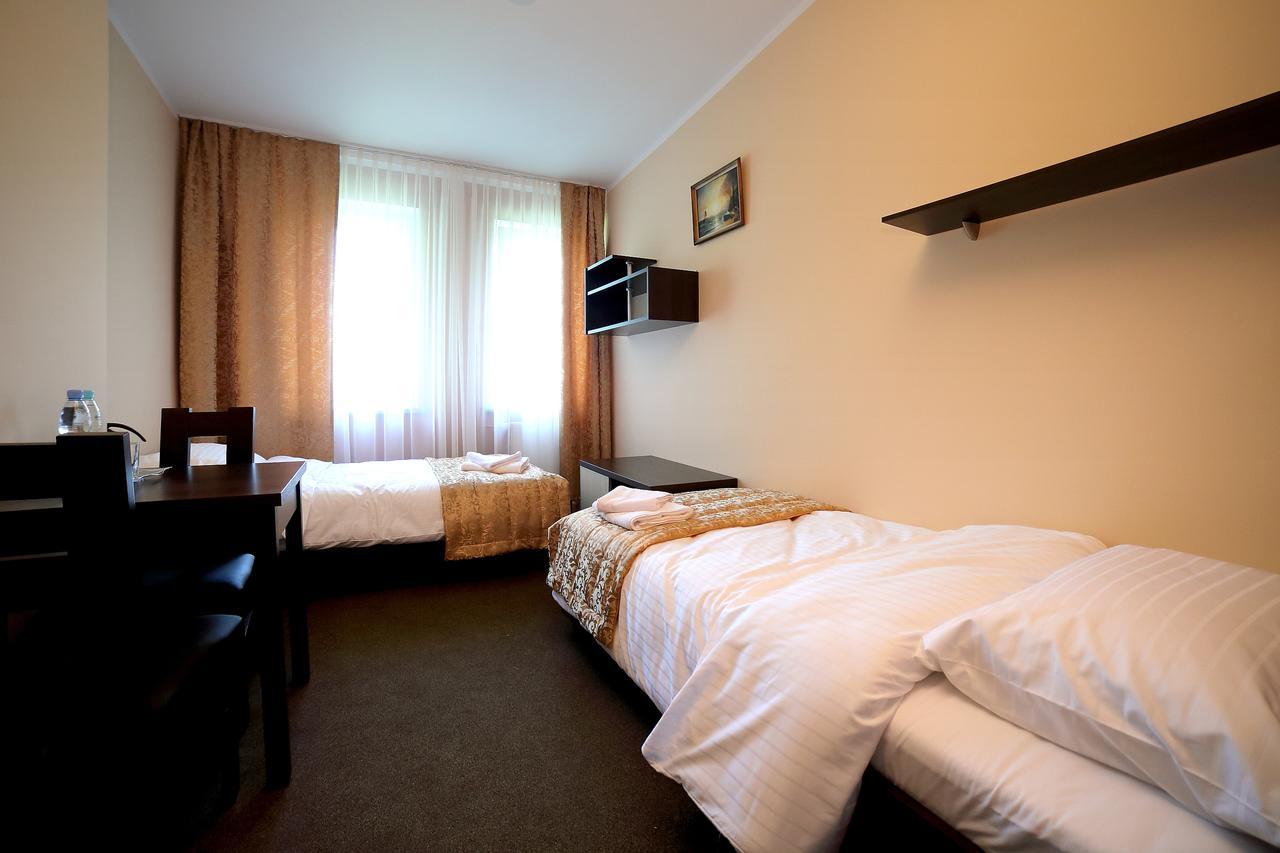 Zajazd Monki Mońki Exterior foto